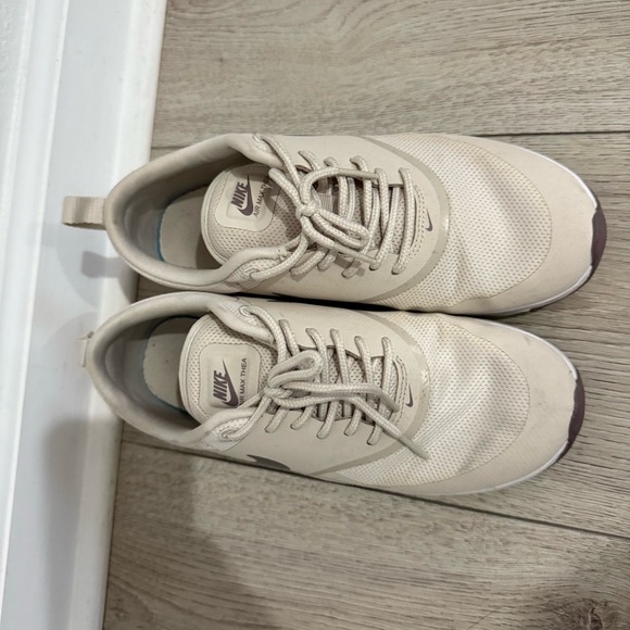 Nike Thea - Picture 3 of 6